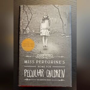 Miss Peregrine's Home for Peculiar Children  Ransom Riggs Book